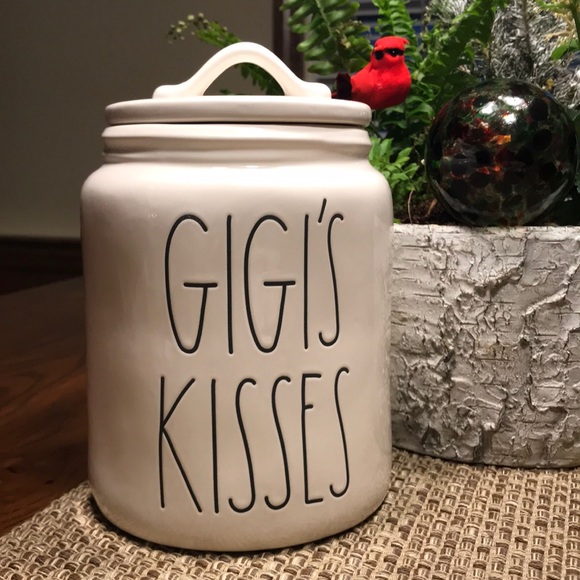 ceramic gift Rae Dunn GIGIS KISSES Canister 8x5.5 MEDIUM